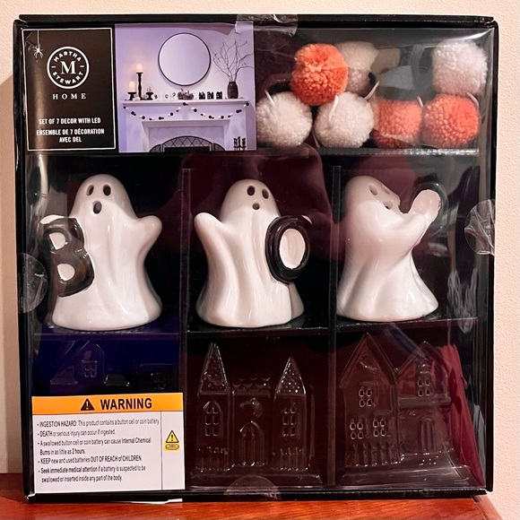 🆕- MARTHA STEWART ORANGE LED HAUNTED HOUSE, BOO GHOSTS & POMPOM GARLAND 7 PC SET - Picture 4 of 13
